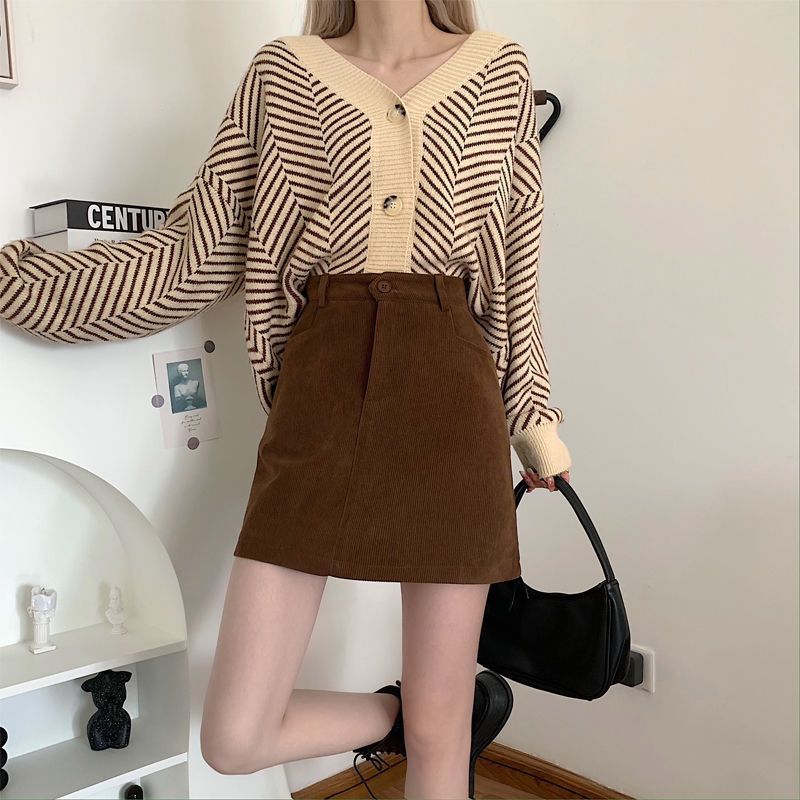 Fat mm プラスサイズ女性用コーデュロイ Aラインスカート、秋、新デザイン、ハイウエスト、ブラック、スリム、ヒップにぴったり合うショートスカート