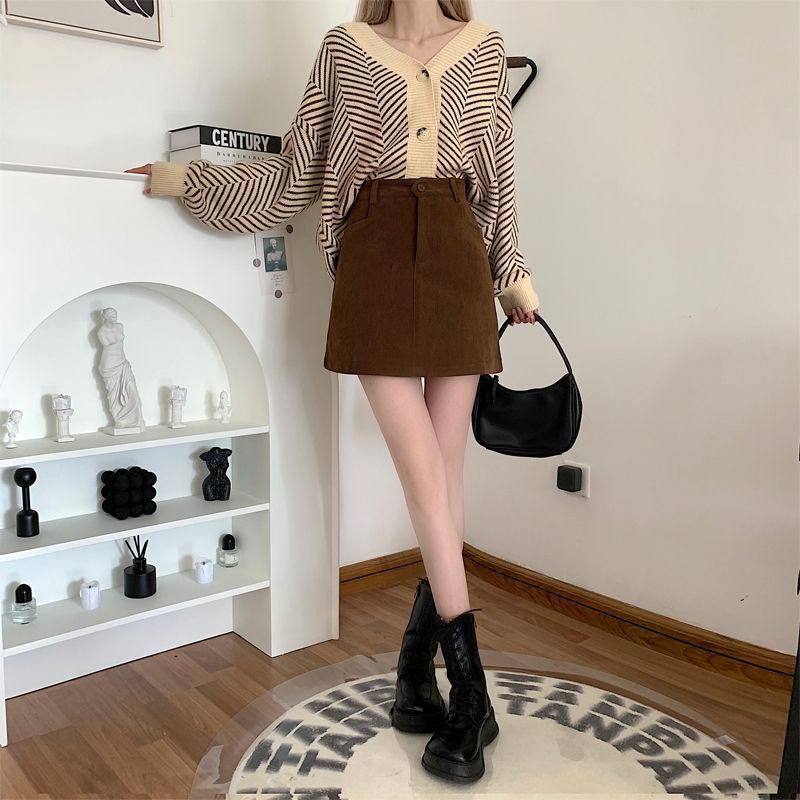 Fat mm プラスサイズ女性用コーデュロイ Aラインスカート、秋、新デザイン、ハイウエスト、ブラック、スリム、ヒップにぴったり合うショートスカート