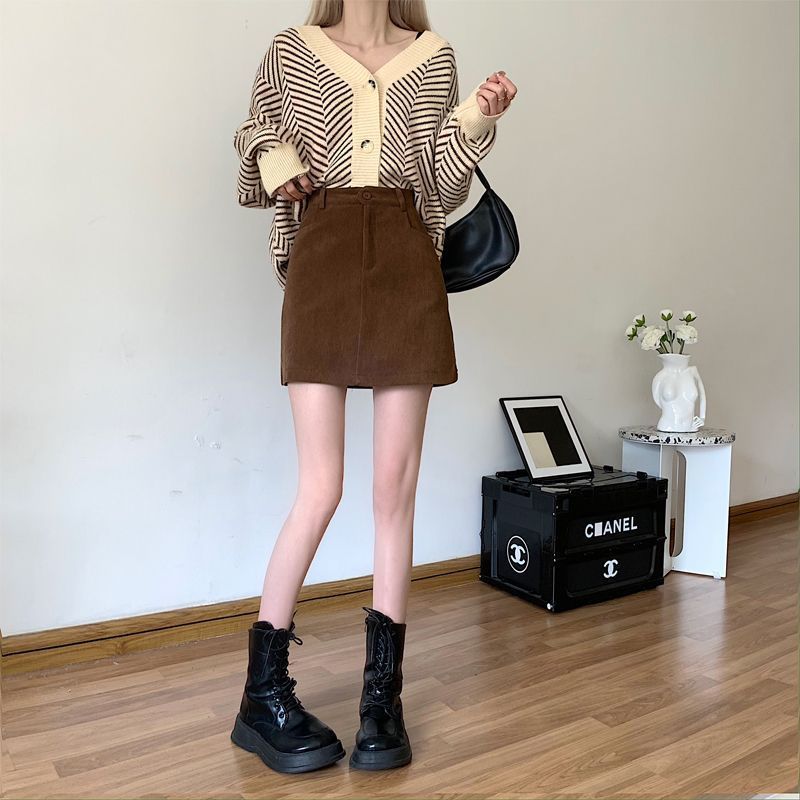 Fat mm プラスサイズ女性用コーデュロイ Aラインスカート、秋、新デザイン、ハイウエスト、ブラック、スリム、ヒップにぴったり合うショートスカート