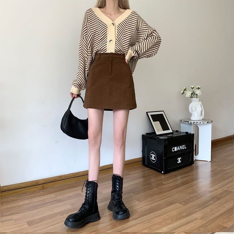 Fat mm プラスサイズ女性用コーデュロイ Aラインスカート、秋、新デザイン、ハイウエスト、ブラック、スリム、ヒップにぴったり合うショートスカート